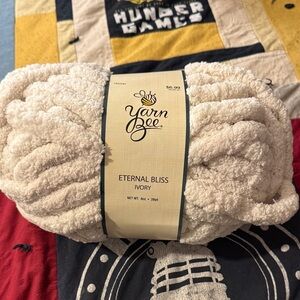 YARN BEE Eternal Bliss Ivory Yarn